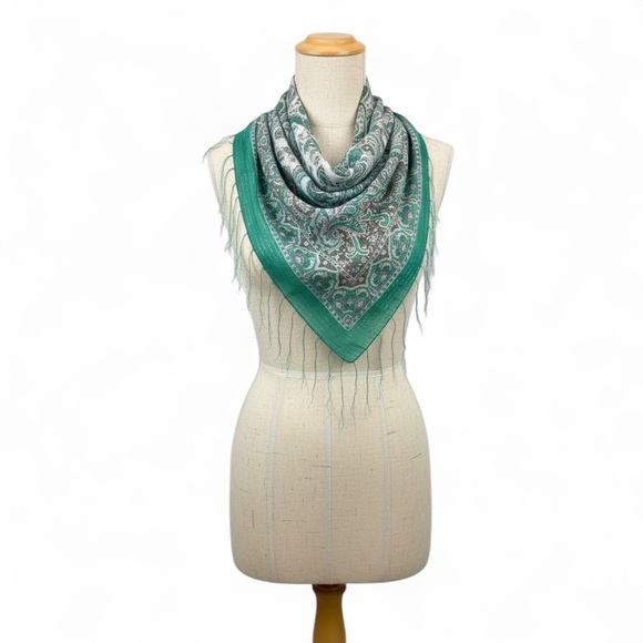 Chaudry Accessories - Chaudry Green Patterned Paisley Fringed Scarf with Silver Strands
